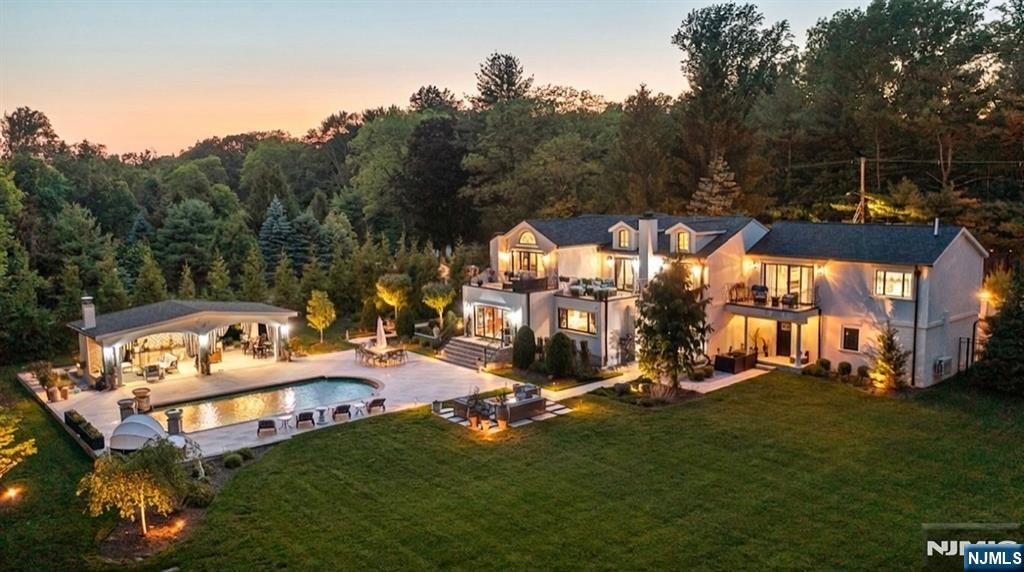 354 W Grand Avenue, Montvale, NJ 07645