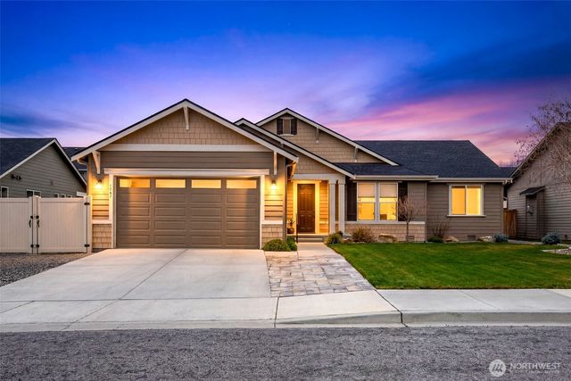 1747 S Blanchard Loop, East Wenatchee, WA 98802