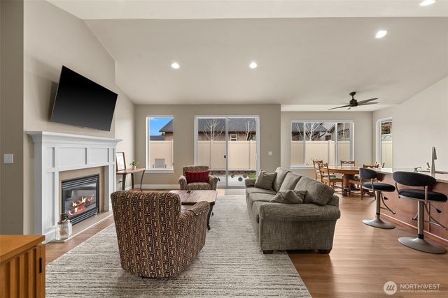 1747 S Blanchard Loop, East Wenatchee, WA 98802