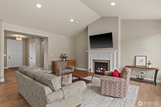 1747 S Blanchard Loop, East Wenatchee, WA 98802