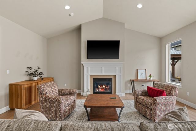 1747 S Blanchard Loop, East Wenatchee, WA 98802