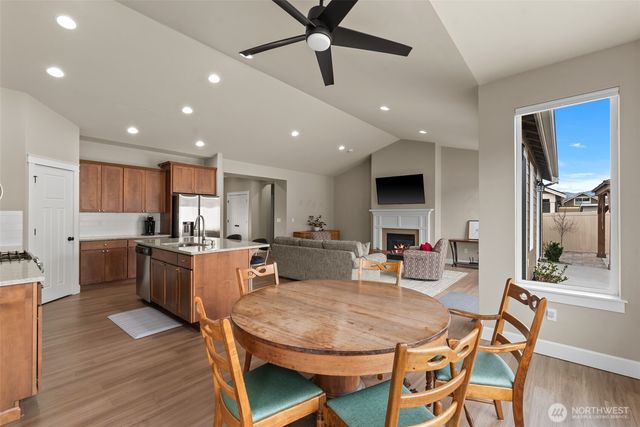 1747 S Blanchard Loop, East Wenatchee, WA 98802