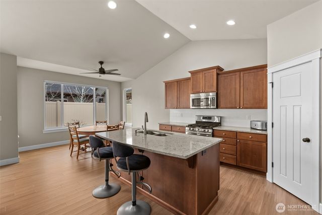 1747 S Blanchard Loop, East Wenatchee, WA 98802