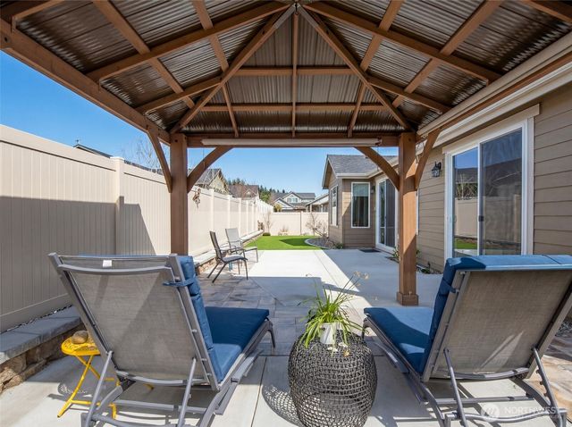 1747 S Blanchard Loop, East Wenatchee, WA 98802