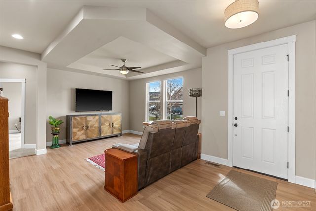 1747 S Blanchard Loop, East Wenatchee, WA 98802