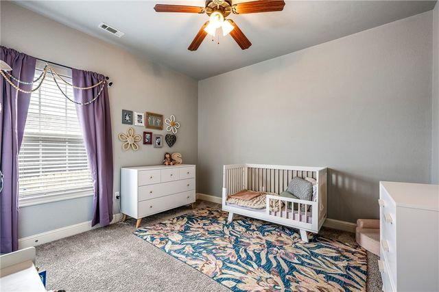 27 S Happy Hollow Road, Fayetteville, AR 72701