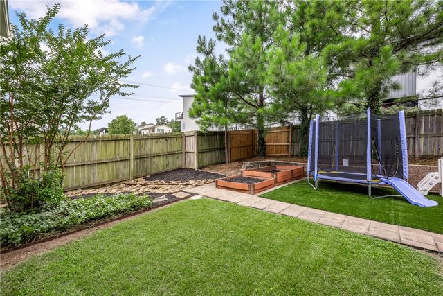 27 S Happy Hollow Road, Fayetteville, AR 72701