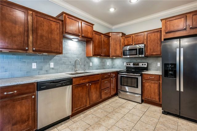 27 S Happy Hollow Road, Fayetteville, AR 72701