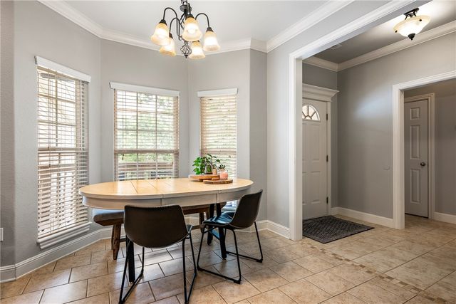 27 S Happy Hollow Road, Fayetteville, AR 72701