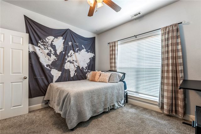 27 S Happy Hollow Road, Fayetteville, AR 72701