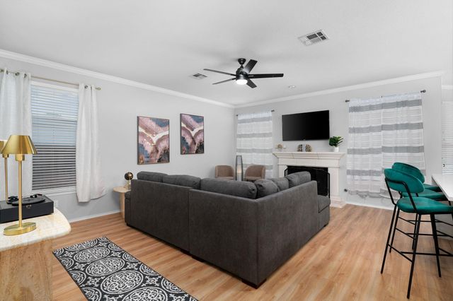 807 Clarence Bohls LN, Pflugerville, TX 78660