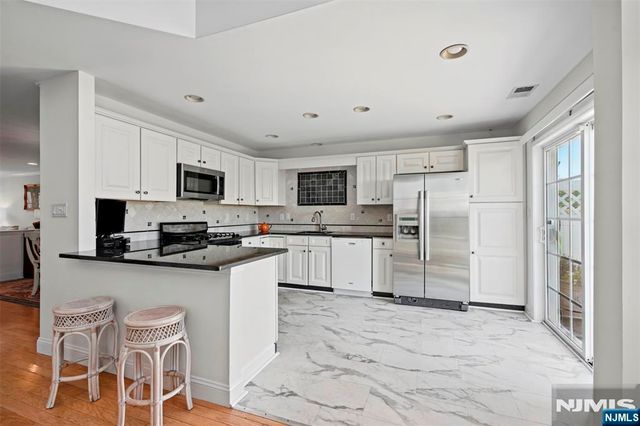 45 Magnolia Way, North Haledon, NJ 07508