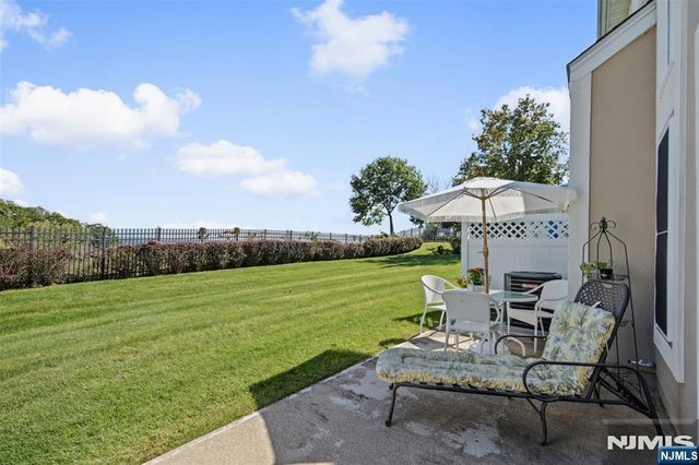 45 Magnolia Way, North Haledon, NJ 07508