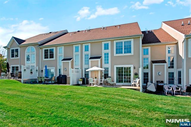 45 Magnolia Way, North Haledon, NJ 07508