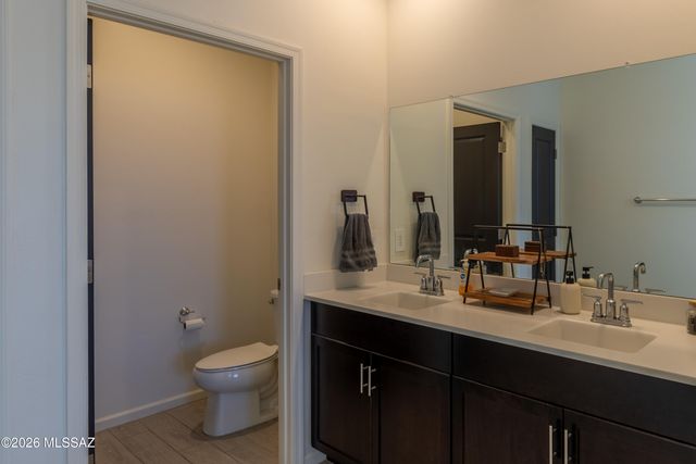 6860 W Jadewood Lane, Tucson, AZ 85757