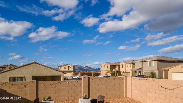 6860 W Jadewood Lane, Tucson, AZ 85757