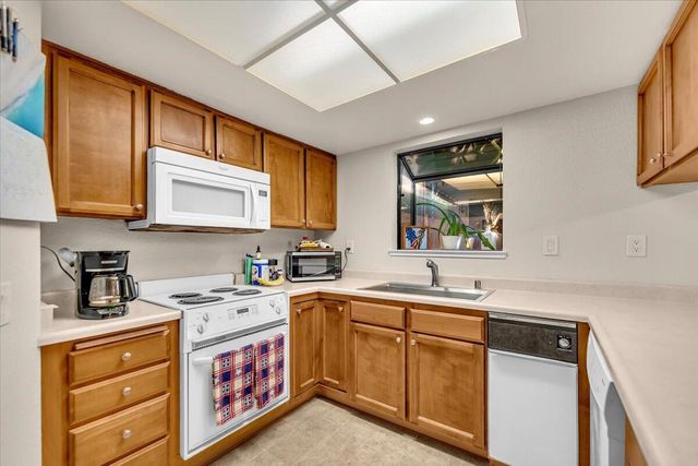 3087 Northwoods Way, Redding, CA 96002