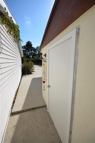 1100 DOUGHERTY STREET, New Smyrna Beach, FL 32168