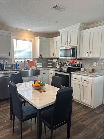 6867 NE 5TH STREET, Ocala, FL 34470