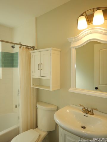 404 NELL DEANE BLVD, Schertz, TX 78154