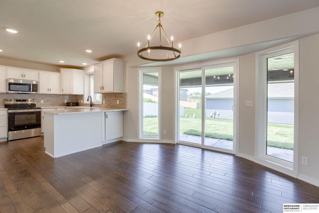 4302 Chennault Street, Bellevue, NE 68123