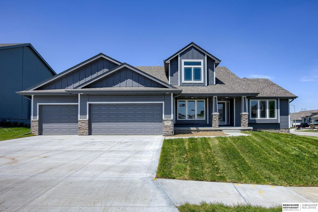 4302 Chennault Street, Bellevue, NE 68123