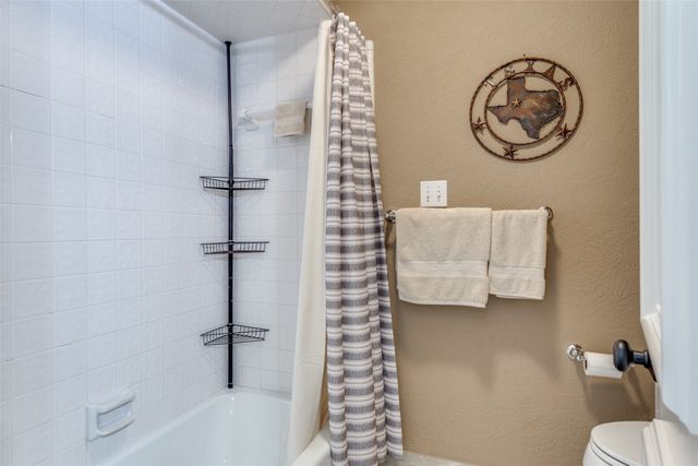 4225 Brook Tree Drive, Fort Worth, TX 76109