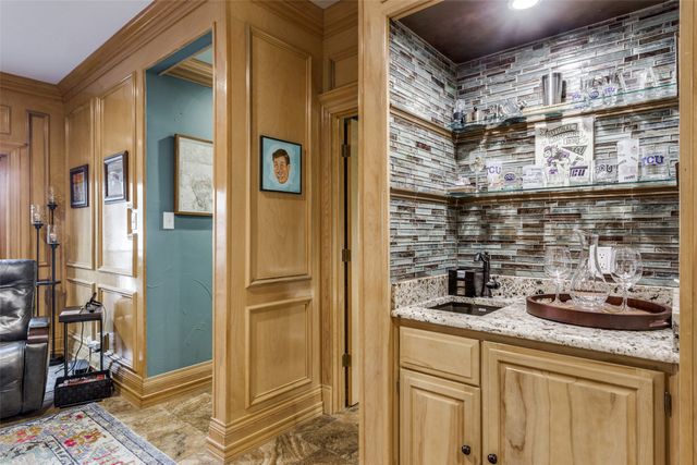 4225 Brook Tree Drive, Fort Worth, TX 76109