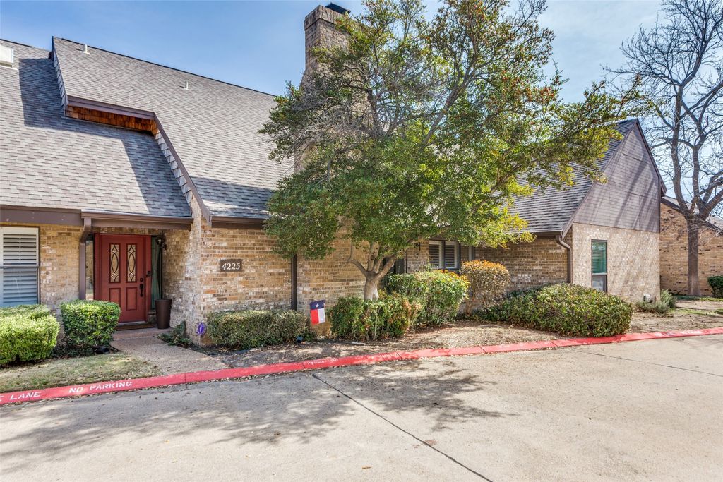 4225 Brook Tree Drive, Fort Worth, TX 76109