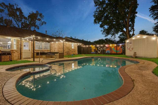5819 Chrystell Lane, Houston, TX 77092