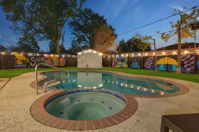5819 Chrystell Lane, Houston, TX 77092