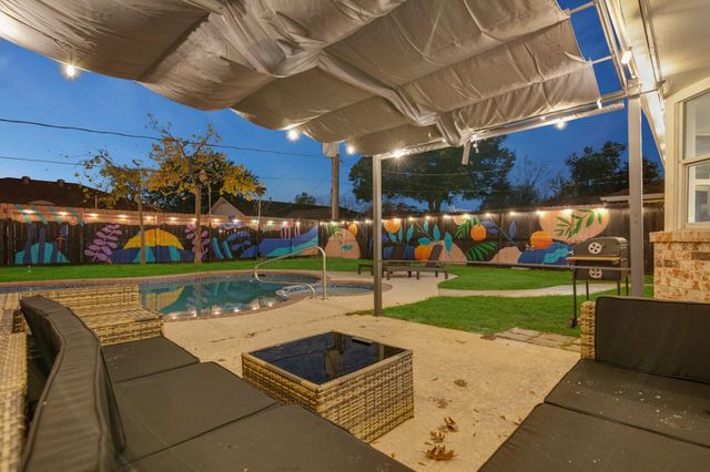 5819 Chrystell Lane, Houston, TX 77092