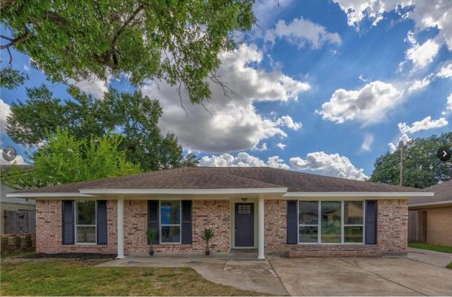 5819 Chrystell Lane, Houston, TX 77092