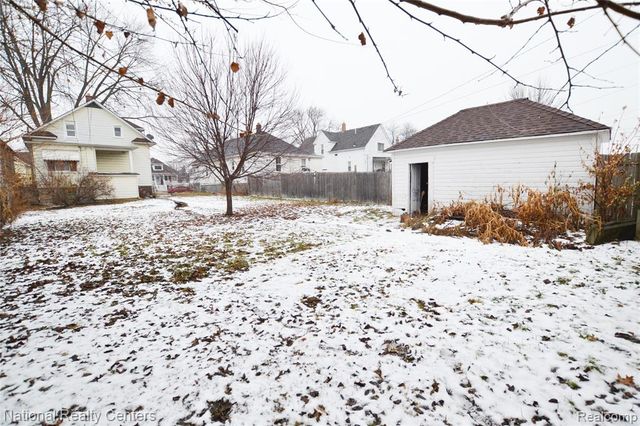 757 Orchard Street, Wyandotte, MI 48192