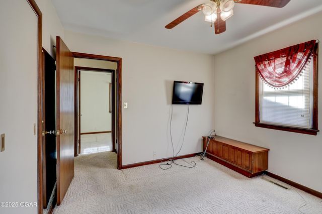 611 S Monroe Avenue, Joplin, MO 64801