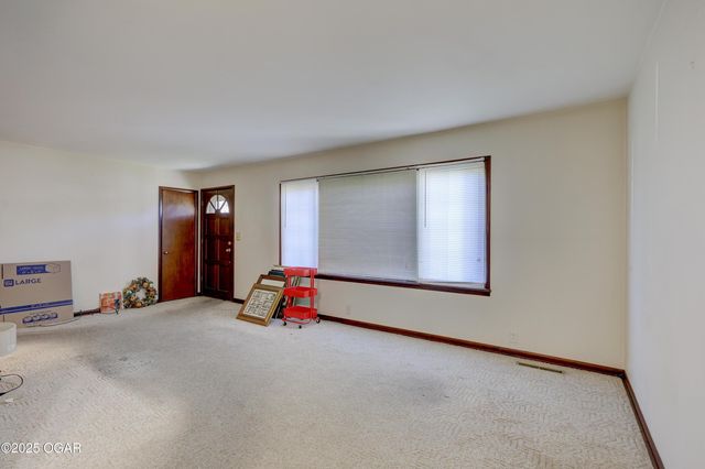 611 S Monroe Avenue, Joplin, MO 64801