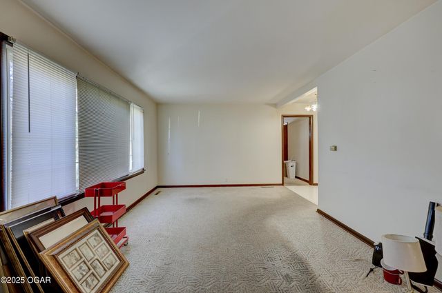 611 S Monroe Avenue, Joplin, MO 64801