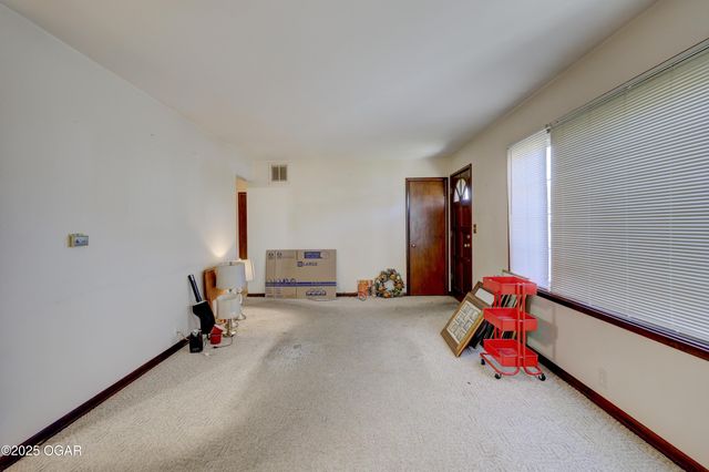 611 S Monroe Avenue, Joplin, MO 64801