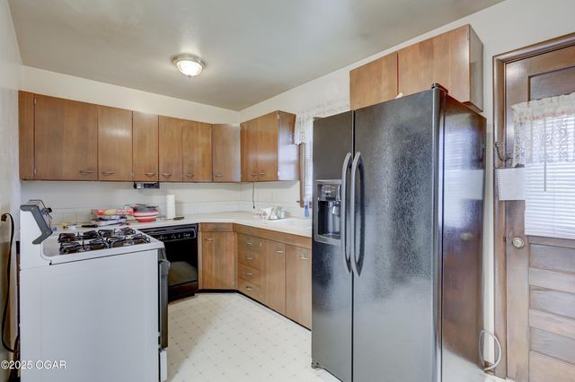 611 S Monroe Avenue, Joplin, MO 64801