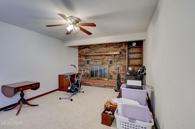 611 S Monroe Avenue, Joplin, MO 64801