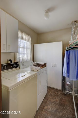 611 S Monroe Avenue, Joplin, MO 64801