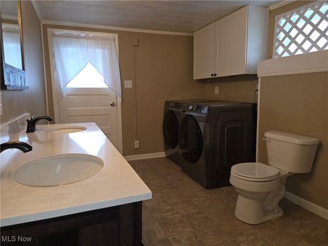 67 E Main Street, New Concord, OH 43762