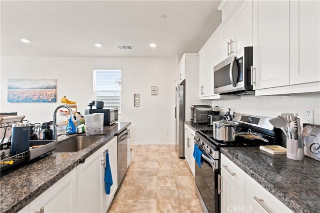 11852 Bobcat Hills Lane, Victorville, CA 92392