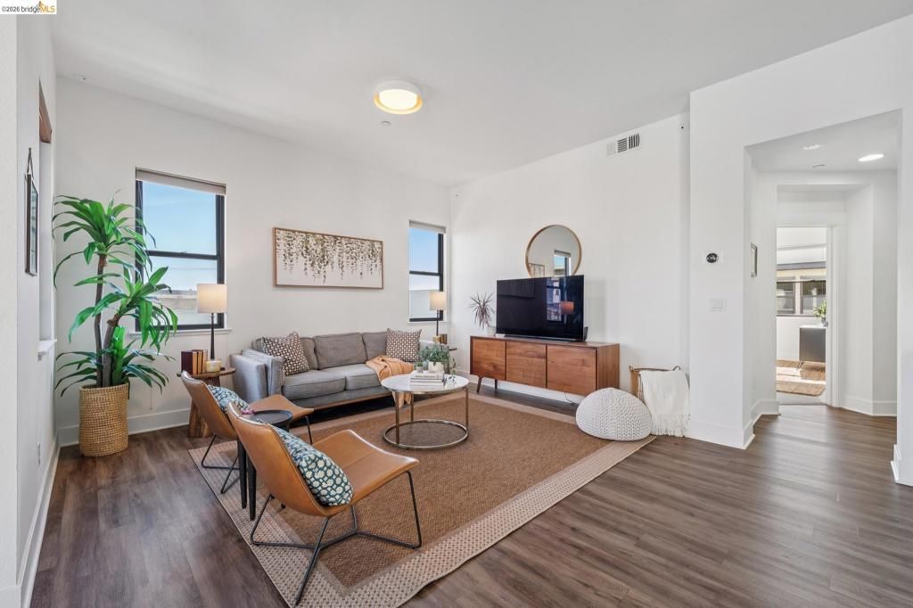 Image 12 of property listing at 1143 66Th St, Oakland, CA 94608