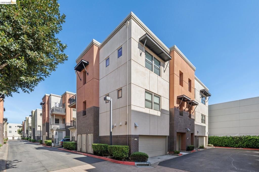 Image 42 of property listing at 1143 66Th St, Oakland, CA 94608