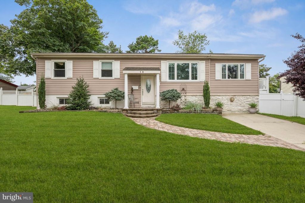 13 RIDGEWOOD RD, Gibbsboro, NJ 08026