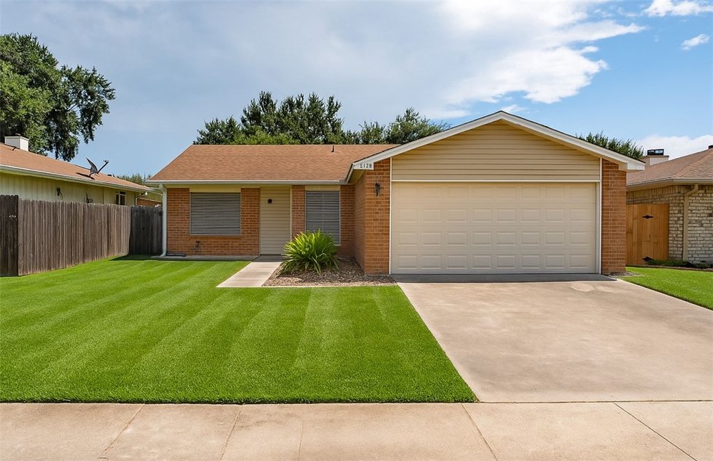 2342 Vialoux Dr, Corpus Christi, TX 78418