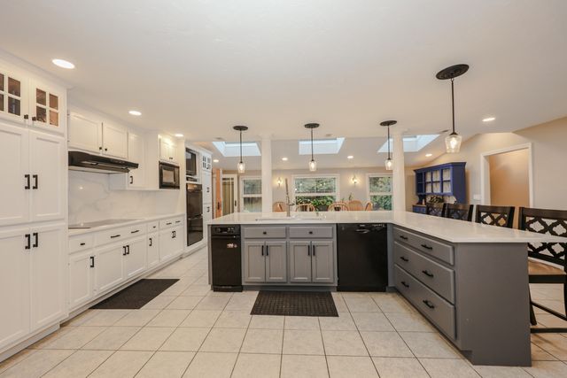 25 Autumn Rd, Wrentham, MA 02093