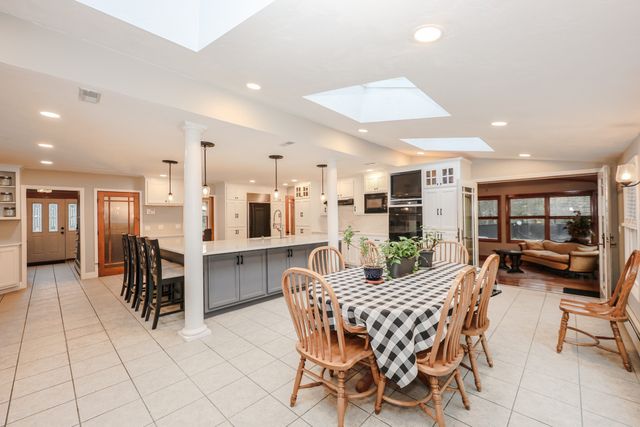 25 Autumn Rd, Wrentham, MA 02093