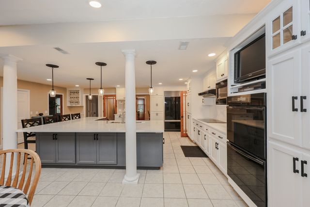 25 Autumn Rd, Wrentham, MA 02093